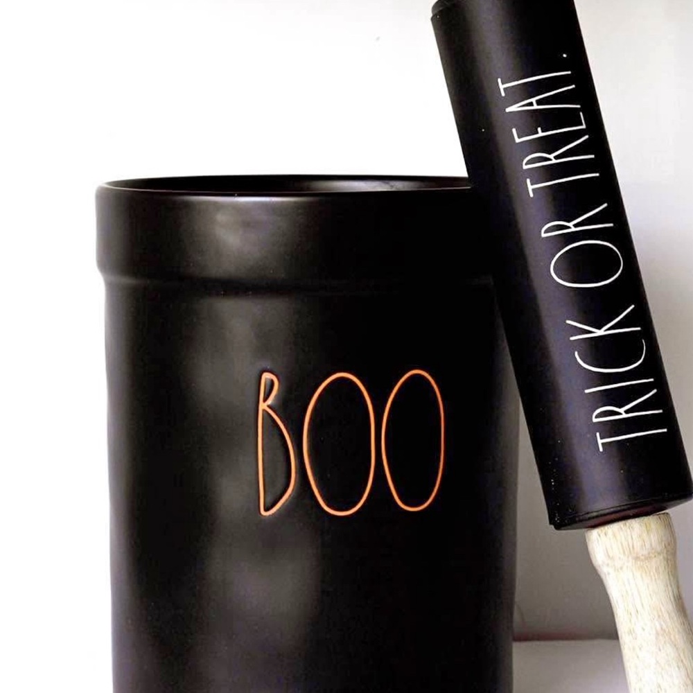 Rae Dunn Black and Orange Halloween Bakeware Set